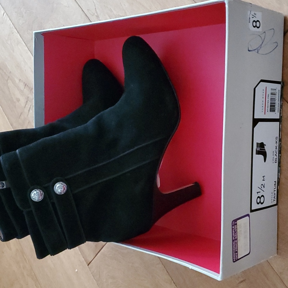 Taryn Rose - Taytum booties